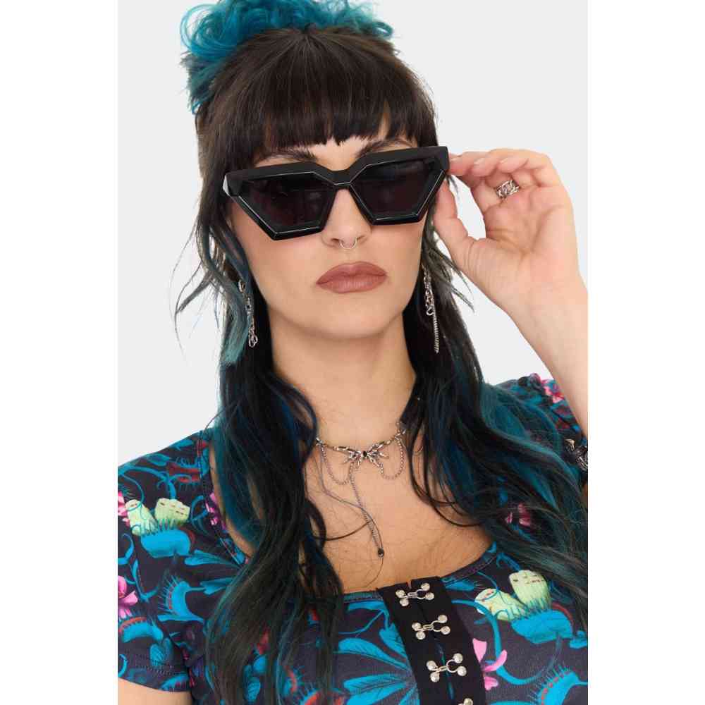 Jawbreaker - Angular Chunky Cat Eye Des lunettes de soleil - Noir